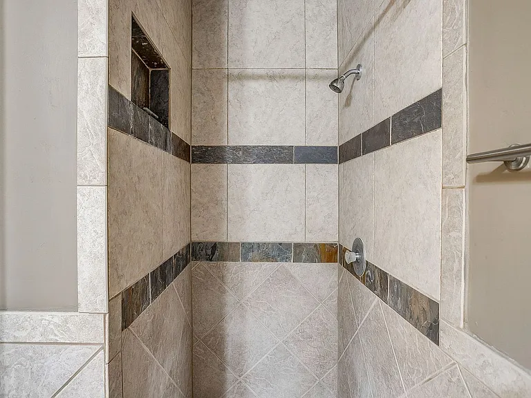 2400 Westpark Way Cir — Photo 14