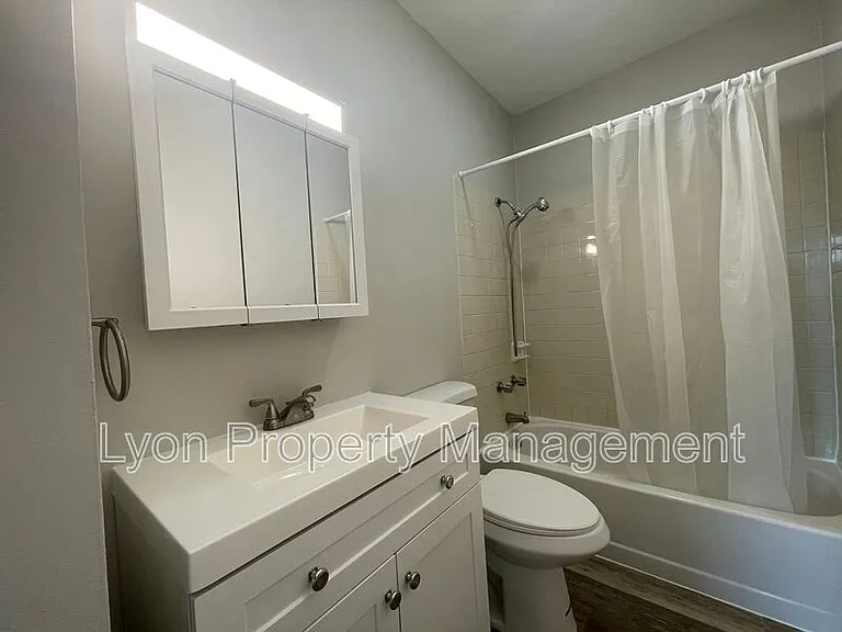 14 Smith St #4 — Photo 4