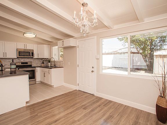 5th image of 27898 Mandarin Ave