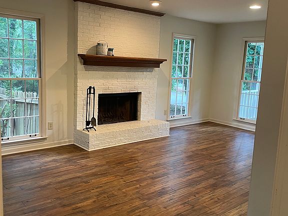 3rd image of 1540 Brookcliff Cir
