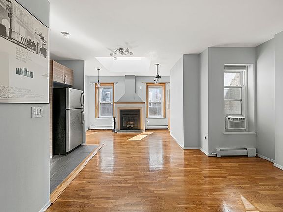 2nd image of 634 11th St Unit 9A