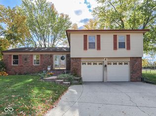 8438 Ainsley Cir, Indianapolis, IN 46256