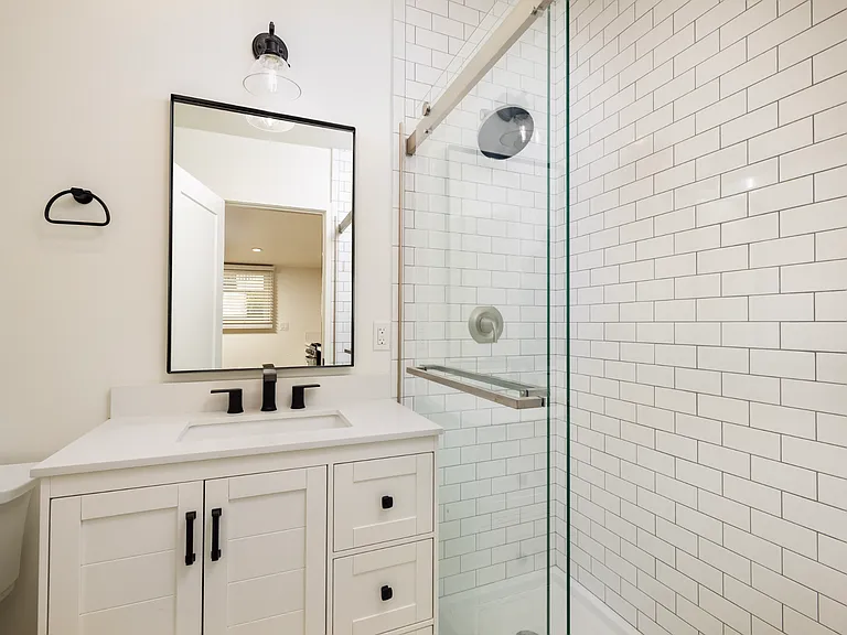 510 Chapala St #4 — Photo 9