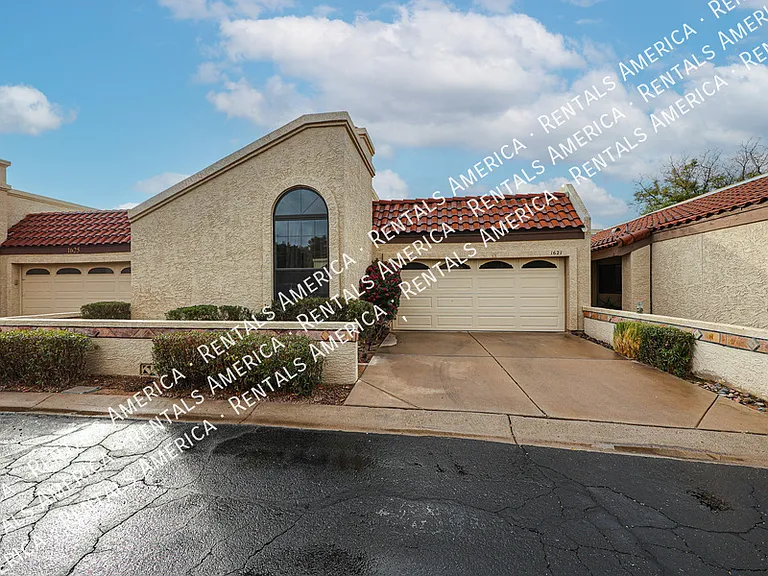 1621 E Vaughn St — Photo 3