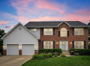 6608 Pheasant Hollow Rd SW, Cedar Rapids, IA 52404