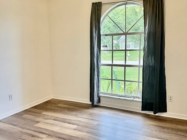 1506 Hardwicke St NW — Photo 14