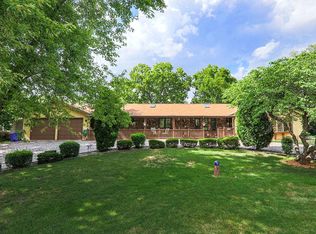 623 E Elm St, Wheaton, IL 60189