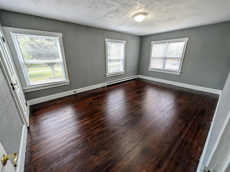212 S Front St #B — Photo 14