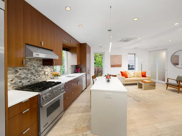 314 East 41st Street image 3 of 12