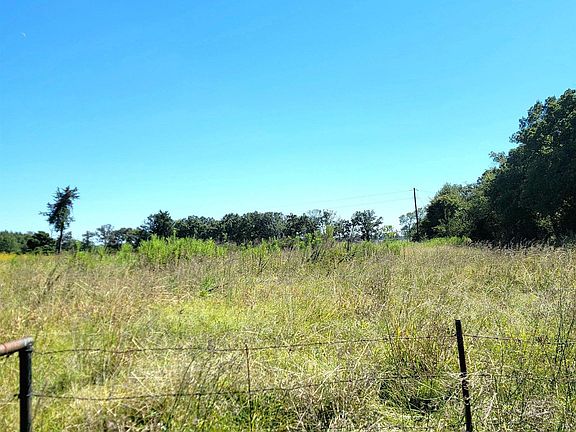 4th image of 425 County Road 4325 S