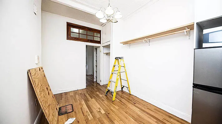 Rented by Avenues Real Estate | media 11