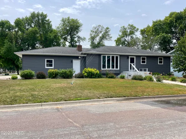 510 Kerrydon Dr, Milbank, SD 57252