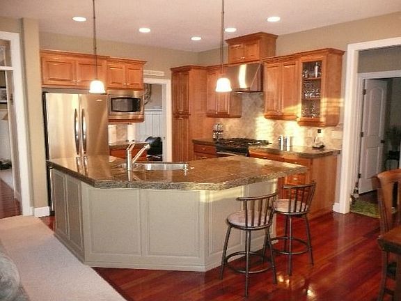 Kitchen Island 