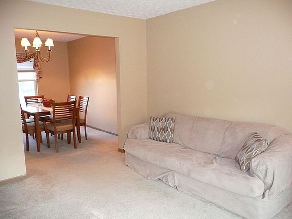 4th image of 80 Glengary Dr