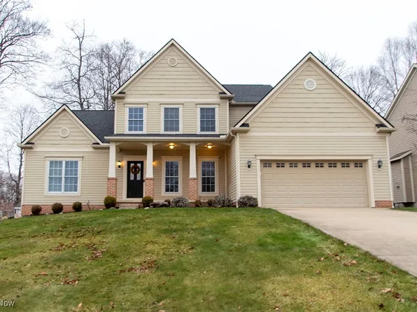 4467 Briarwood Dr, Akron, OH 44321