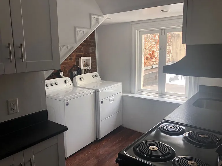 820 Caroline St #2 — Photo 8