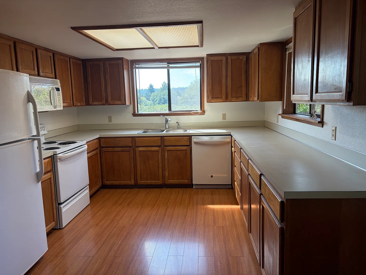 2 bed, 1214 sqft, $2,500 — Photo 3