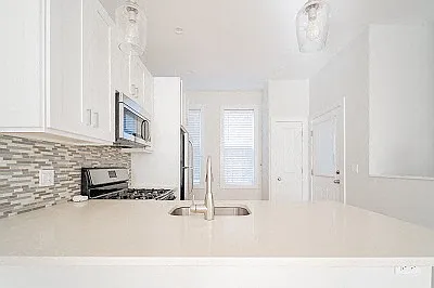 1035 Diversey/2778-80 N. Kenmore — Photo 18
