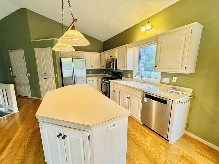 9120 Trotters Ln — Photo 10