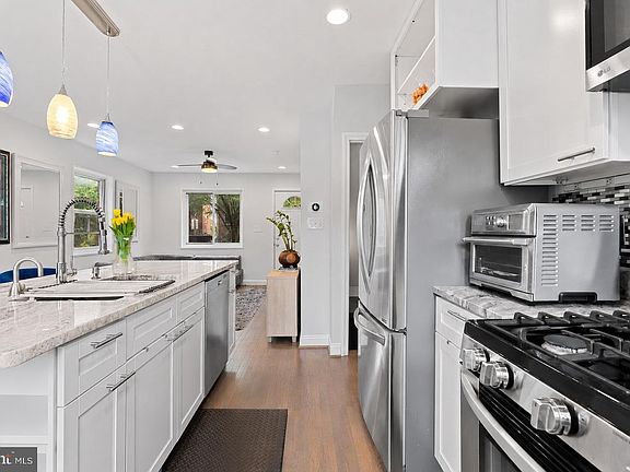 2nd image of 4207 Hildreth St SE