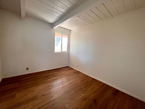 4th image of 1132-1136 Phoenix Ave #F