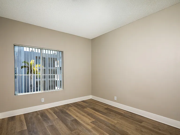 Canyon Crest — Photo 17