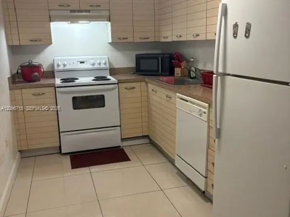 2217 NW 7th St APT 1202, Miami, FL 33125