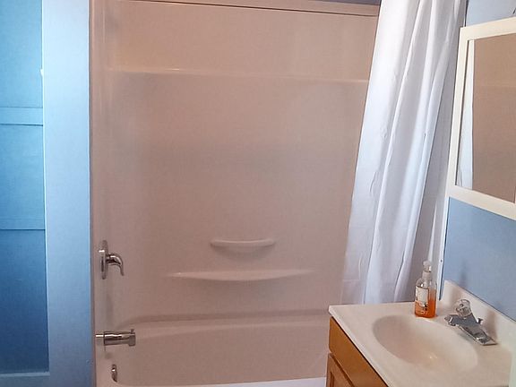 2nd image of 460 Center St Floor 2