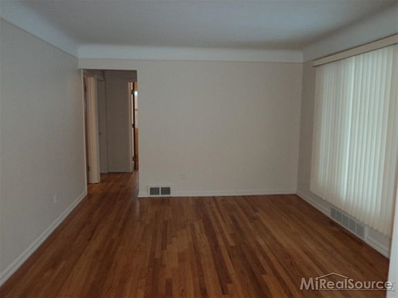 3rd image of 26211 Ronald St