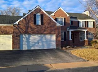 463 Pine Hollow Ct, Ballwin, MO 63021