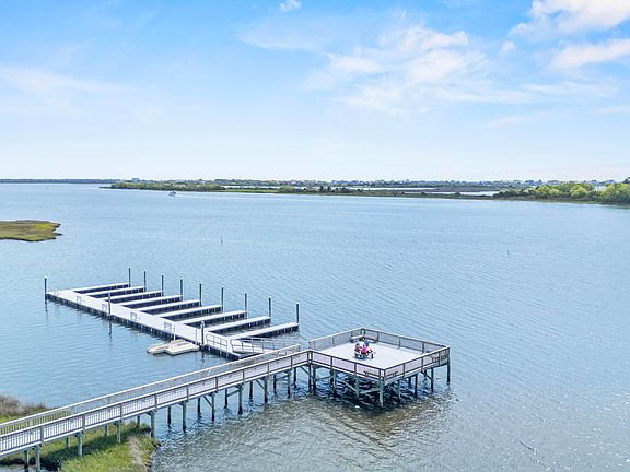 4th image of 201 Seagrass Court