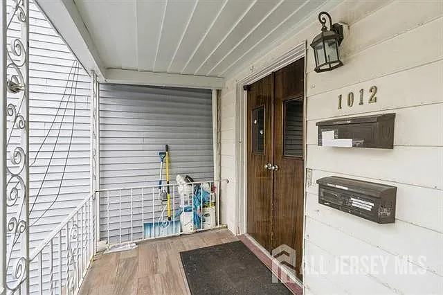 3 bed, 1.0 bath, $2,695 — Photo 3