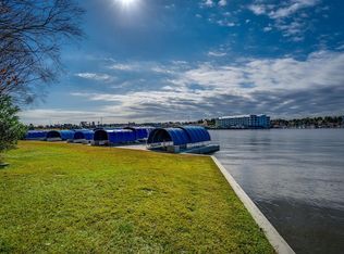 1 Key Harbor Dr, Montgomery, TX 77356