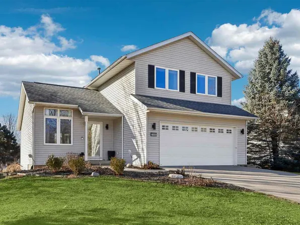 1906 Generry Dr, Coralville, IA 52241