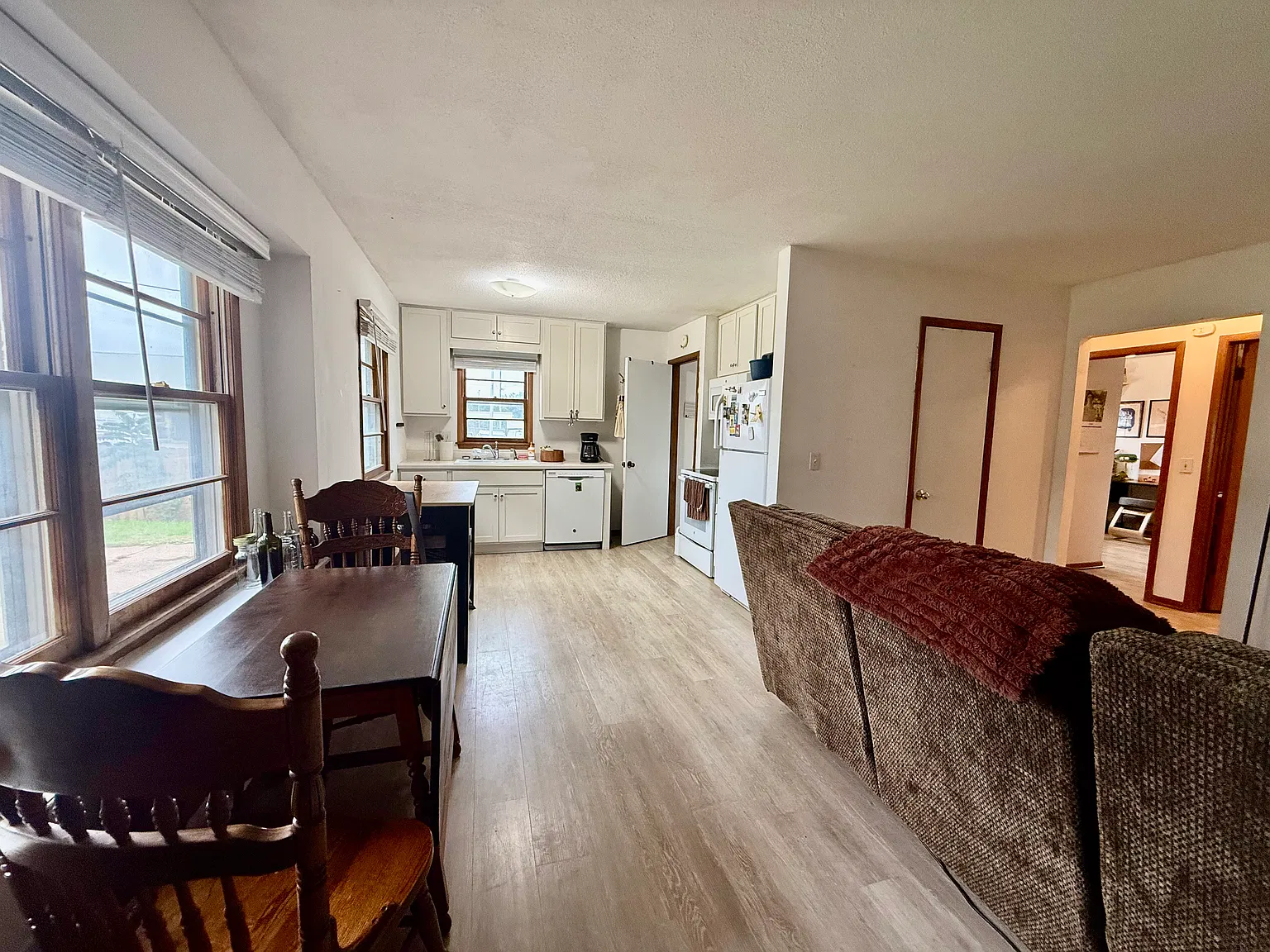 2 bed, $1,000 — Photo 3