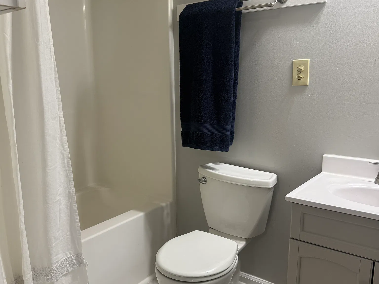 2 bed, 750 sqft, $1,500 — Photo 4