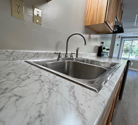 5th image of 218 S College Ave #5
