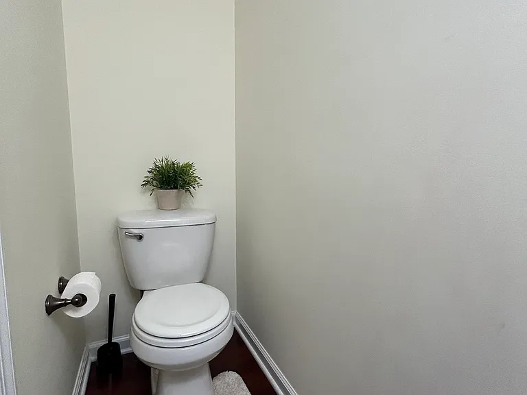 18 Avebury Pl — Photo 16