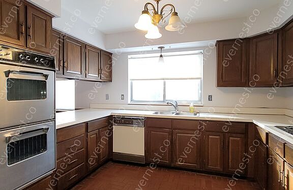 2nd image of 4520 Valleyview Dr