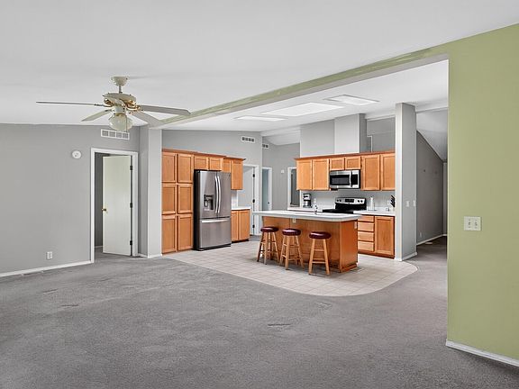 4th image of 30 Marion Ln