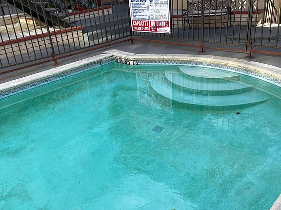 5th image of 440 S Oxford Ave APT 25