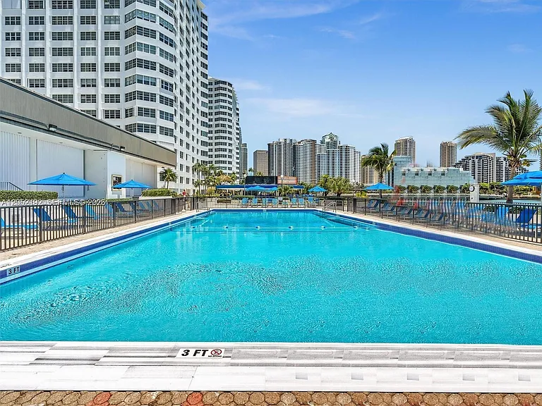 825 Brickell Bay Dr #350 — Photo 2