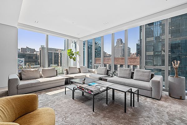 1st image of 515 W 29th St APT 5