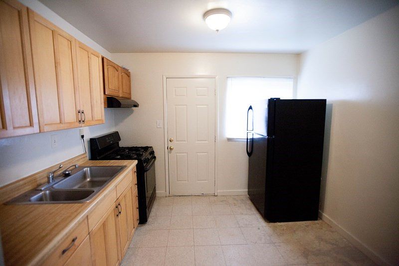 2nd image of 37 Sunset Dr #B