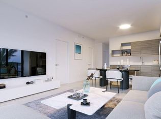 650 SW 1st St #A11, Miami, FL 33130