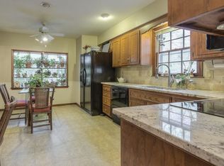 9636 Beverly St, Overland Park, KS 66207