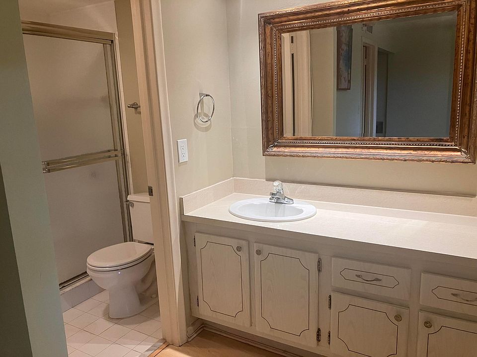 1st image of 204 Greenbrier A
