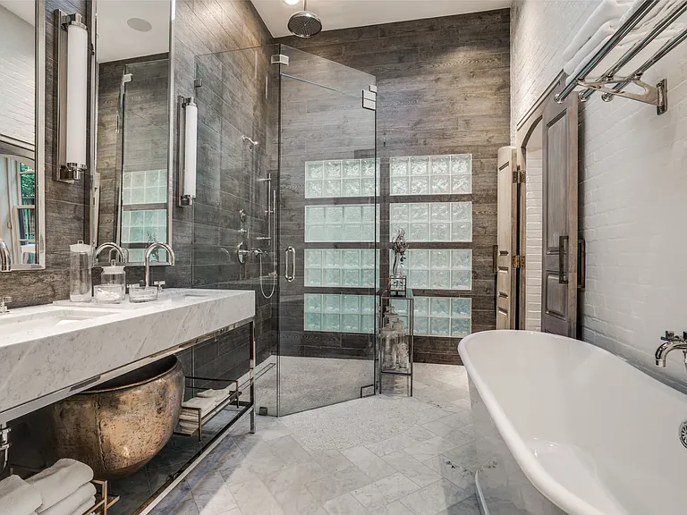 3610 Congress Ave — Photo 23