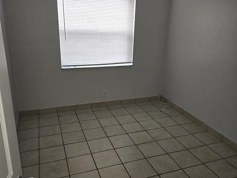 3714 SW 60th Ter #28 — Photo 7