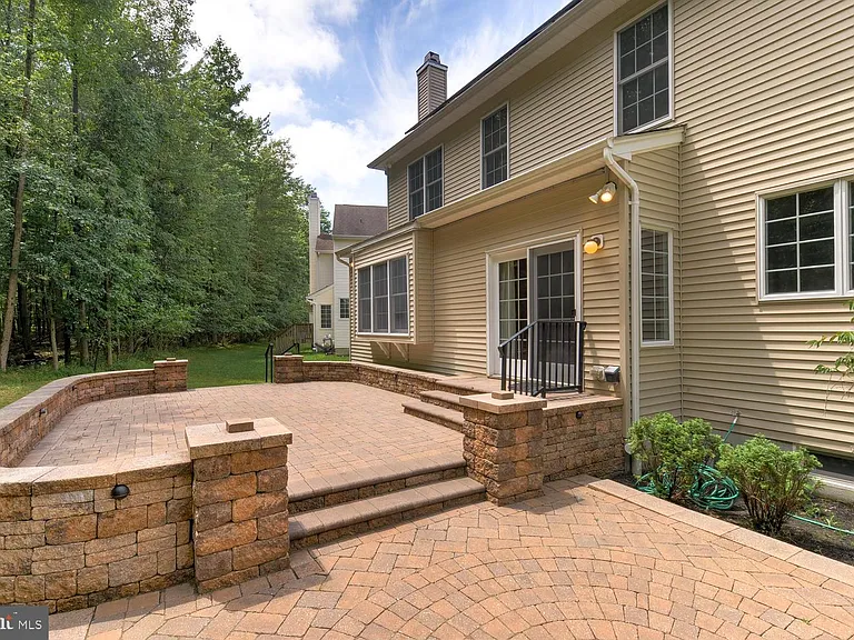 45 Lockwood Dr — Photo 56